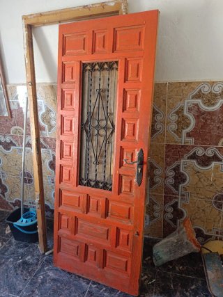 Puerta Rústica de Exterior con Marco