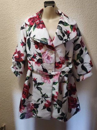 Chaqueta con estampado floral