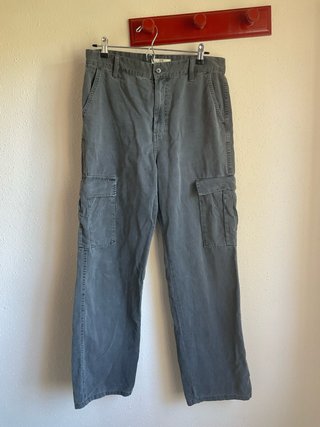 Pantalón cargo gris