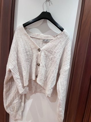 Chaqueta de punto Stradivarius beige