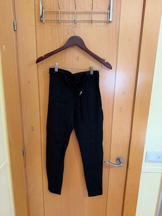 Pantalón Negro Ajustado