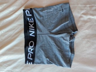 Mallas cortas Nike Pro grises