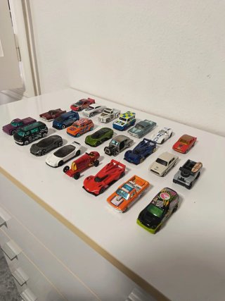 Lote de 23 coches Hot Wheels