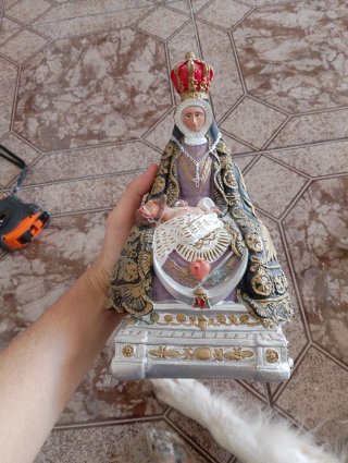 Figura Religiosa de Cerámica Pintada