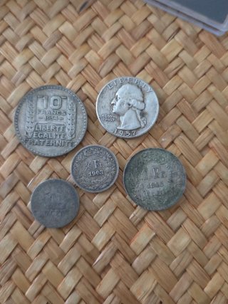 Monedas variadas de plata