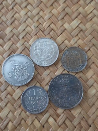 Monedas variadas de plata