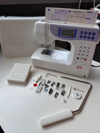 Máquina de coser electrónica Alfa