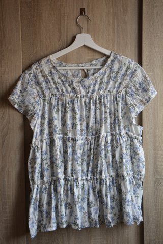 Blusa con estampado floral