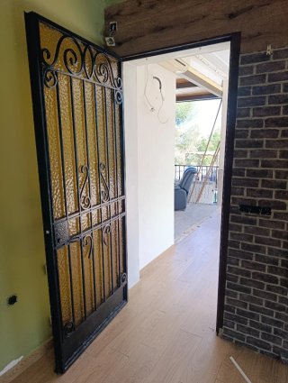 Puerta de Hierro Forjado y Cristal