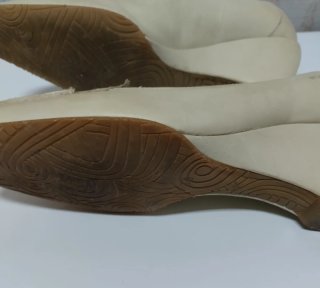 Zapatos de cuña beige