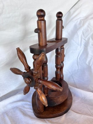 Dispensador de vino de madera