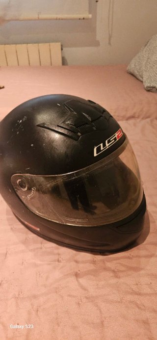 Casco de moto LS2 negro
