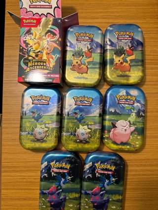 7 Latas Pokémon Héroes Ascendentes+ 120 cartas