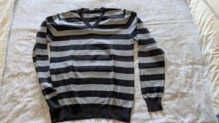 Jersey de rayas negro y gris