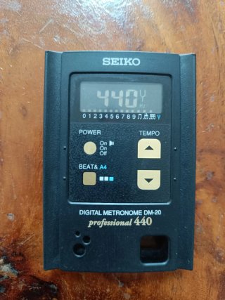 Afinador Digital Seiko DM-20 Professional 440
