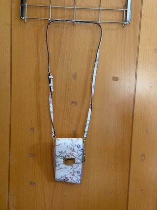 Bolso Cartera Blanco con Estampado Floral