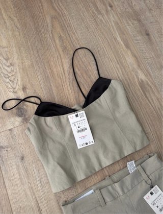 Conjunto Zara. Top talla S y Pantalon talla XS