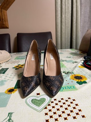 Zapatos de tacón Guess