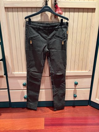 Pantalón Pitillo Verde Militar