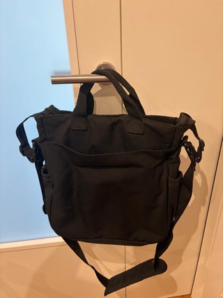 Bolso para carrito de bebé negro. Marca SKIP-HOP