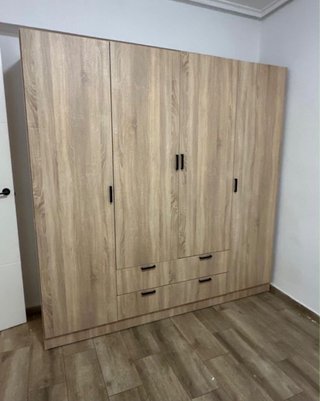 Armario de 4 puertas en oferta