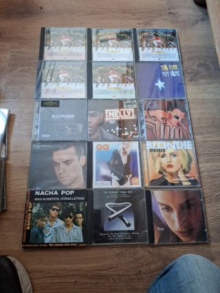 Lote de 15 CDs de música variada