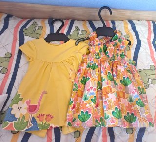 2 Vestidos para niña 1-2 meses