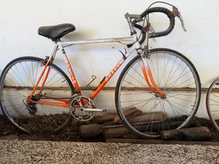 Bicicleta de carretera Raleigh