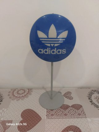 Cartel con pie Adidas Vintage