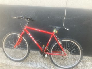 Bicicleta de Montaña Roja Shimano