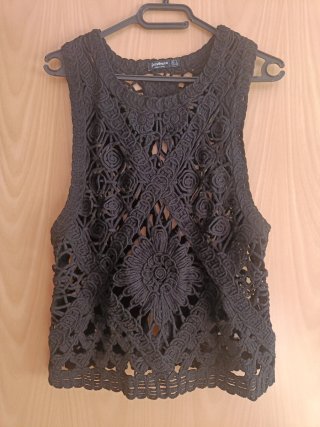 Top calado negro Stradivarius