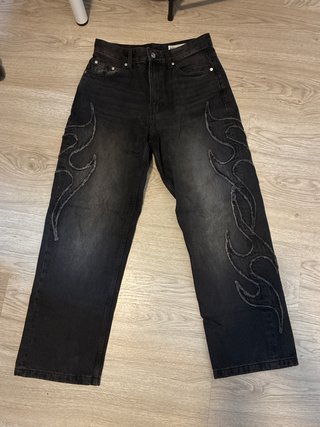 Pantalones Bershka Negros con Llamas