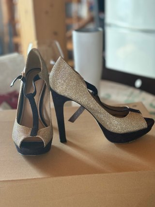Tacones Brillantes Dorados y Negros