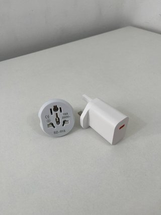 Cargador USB-C 20W con Enchufe UK y Adaptador