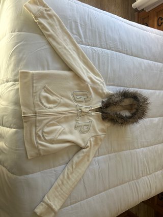 Chaqueta con capucha y pelo GAP