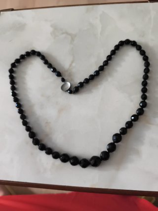 Collar de Cuentas Negras