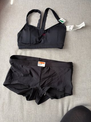 Bikini deportivo Decathlon negro a estrenar