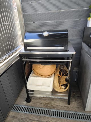 Barbacoa de Metal Negra