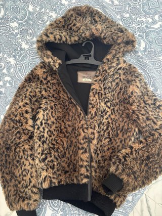 Chaqueta Leopardo Bershka Talla M