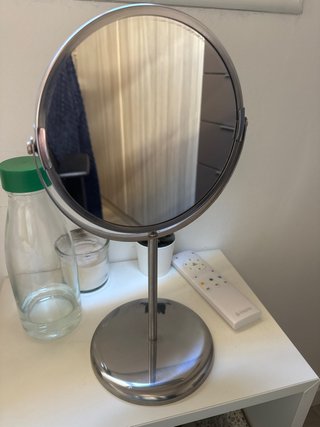 Espejo de mesa metálico