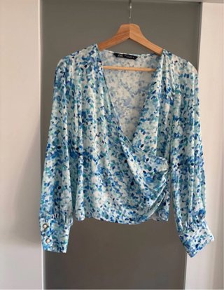 Blusa Zara Azul y Blanca Talla S