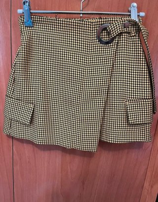 Falda pantalón amarilla y negra
