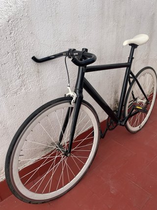 Bicicleta Fixie Negra y Blanca