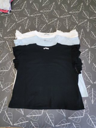 3 Camisetas Zara con Volantes