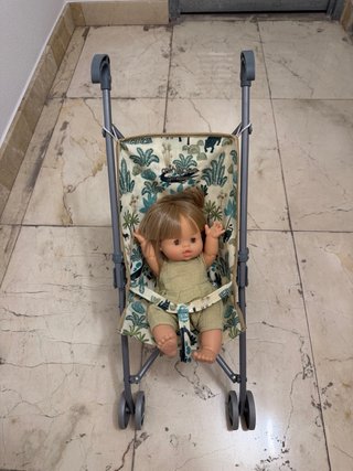 Carrito y Muñeca Minikane