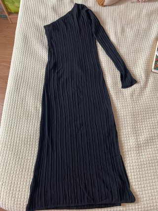 Vestido largo negro asimétrico