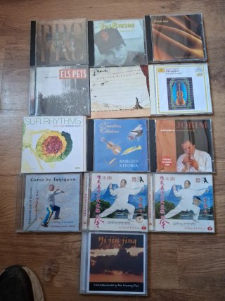Lote de 13 CDs de música variada