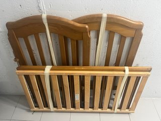 Cuna de madera para bebé