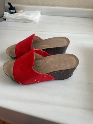 Cuñas Rojas Talla 38
