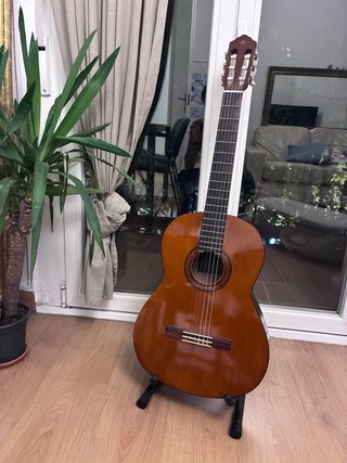 Guitarra Clásica Yamaha C40 + kit guitarra